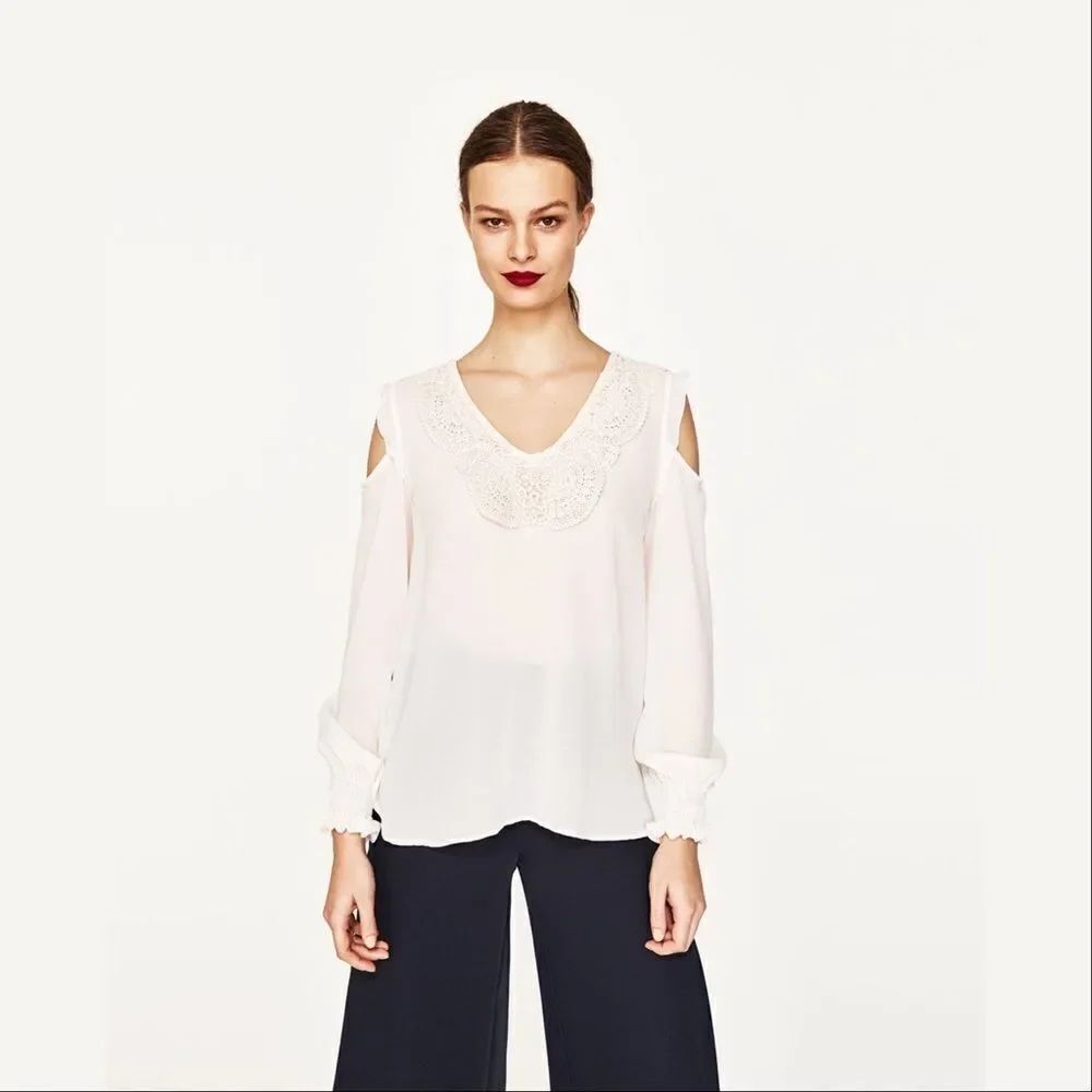 ✨HP✨ZARA FLOWING BLOUSE WITH BIB FRONT✨